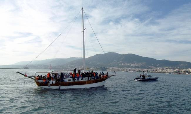 Ιστιοφόρο με 85 παράτυπους μετανάστες εντοπίστηκε νοτιοδυτικά της Πύλου